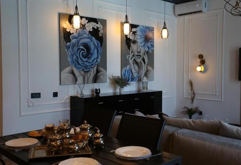 آپارتمان 1 خوابه با چشم‌انداز استخر, Villa Bonapart