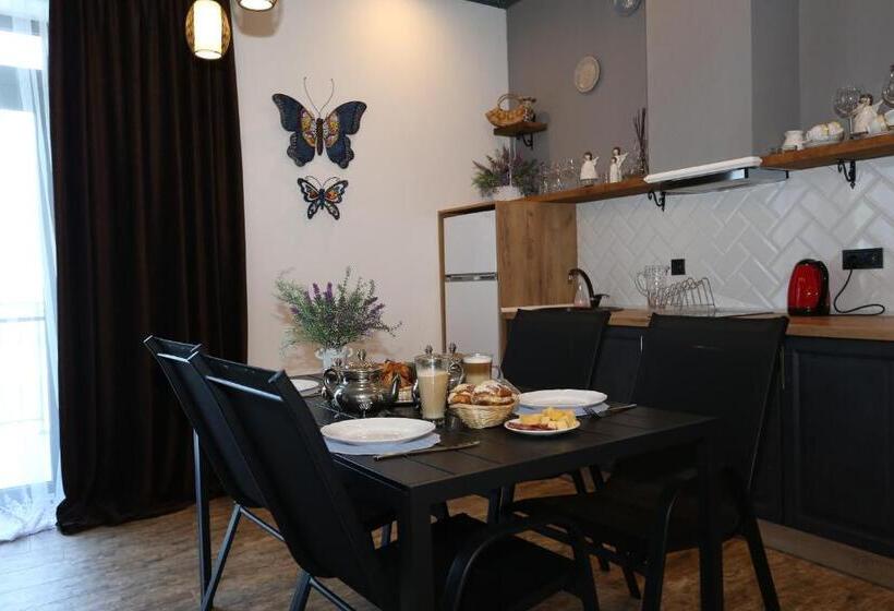 דירת חדר נוף לבריכה, Villa Bonapart