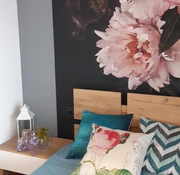 דירת חדר נוף לים, Villa Bonapart