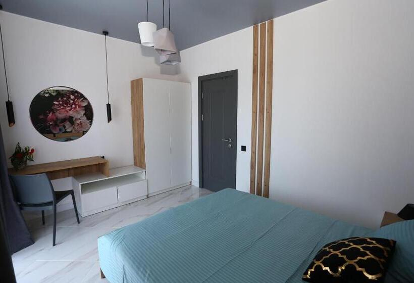 דירת חדר נוף לים, Villa Bonapart