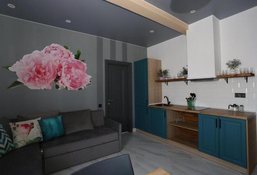 דירת חדר נוף לים, Villa Bonapart