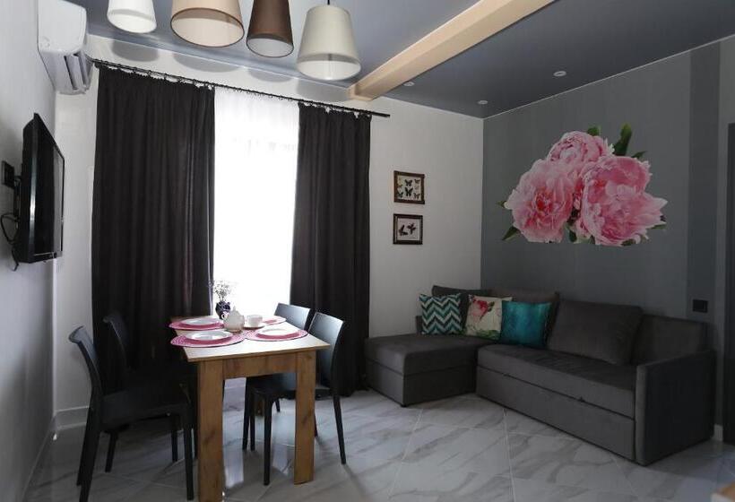 דירת חדר נוף לים, Villa Bonapart