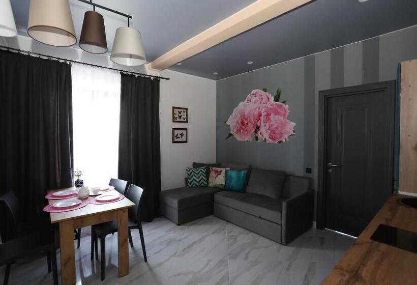 דירת חדר נוף לים, Villa Bonapart