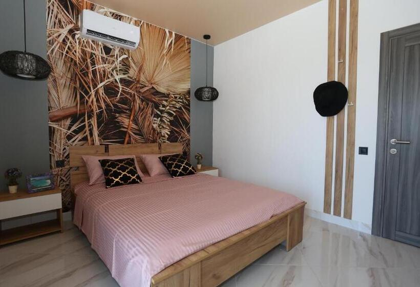 1 Bedroom Apartment Lake View, Villa Bonapart