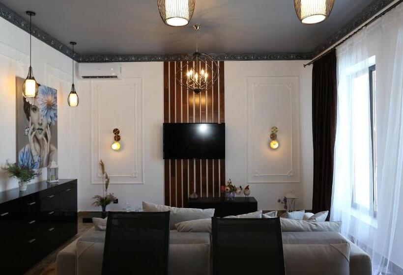آپارتمان 1 خوابه با چشم‌انداز استخر, Villa Bonapart