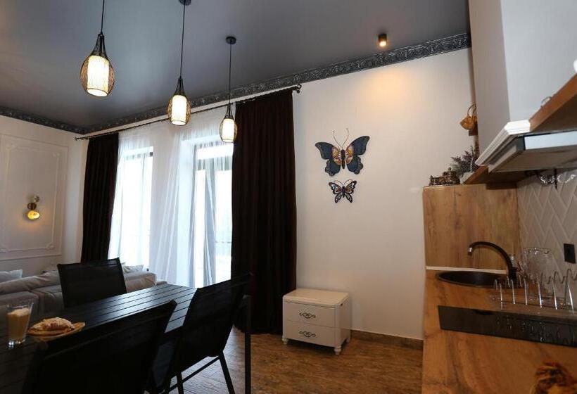 דירת חדר נוף לבריכה, Villa Bonapart