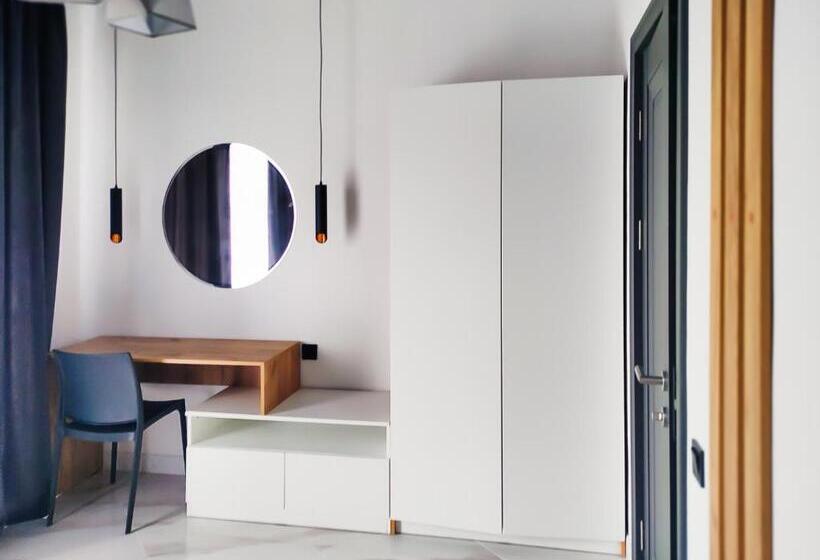 דירת חדר נוף לים, Villa Bonapart