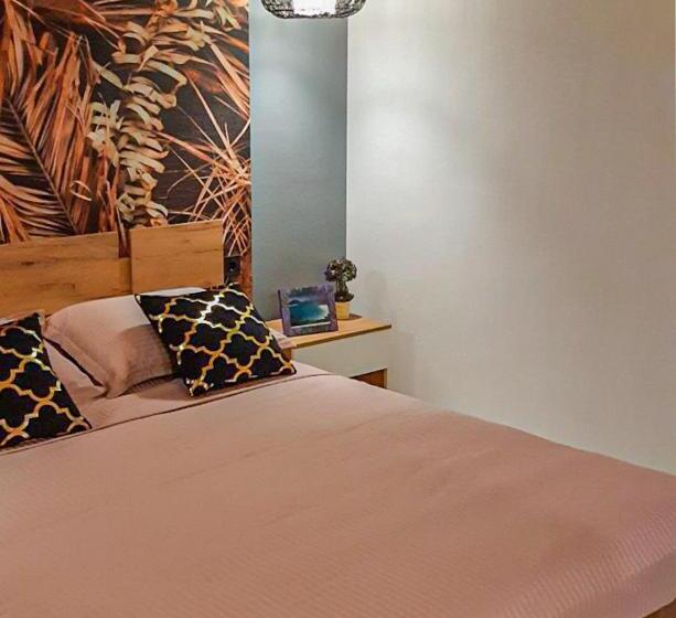 آپارتمان 1 خوابه با چشم‌انداز دریا, Villa Bonapart