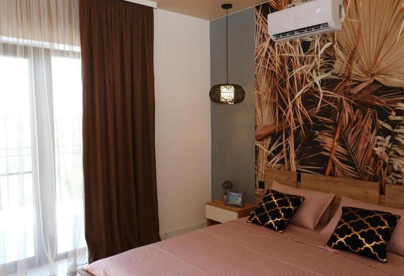 1 Bedroom Apartment Lake View, Villa Bonapart