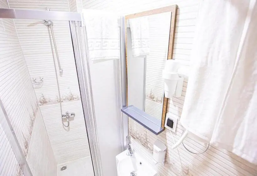 اتاق سوپریور چهار تخته, Vizyon Park Otel