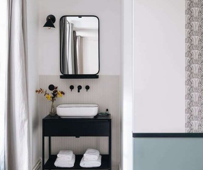 标准间带游泳池, Le Château Réal