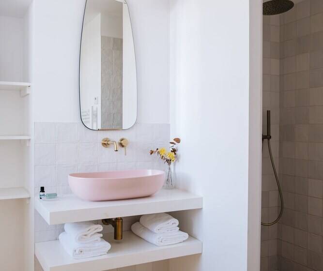 可看到泳池的单人间, Le Château Réal