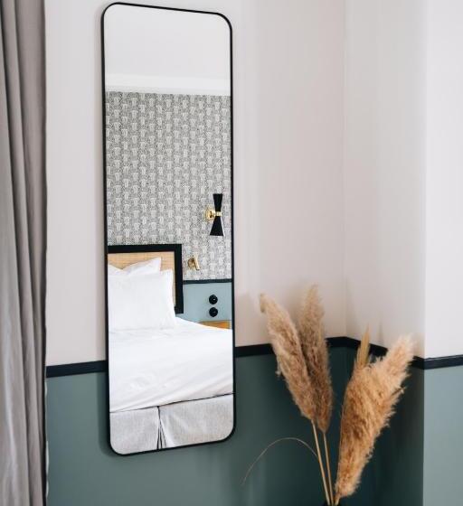 标准间带游泳池, Le Château Réal