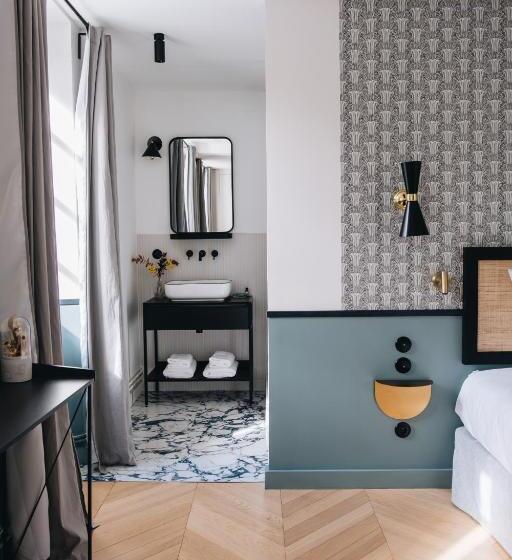 标准间带游泳池, Le Château Réal