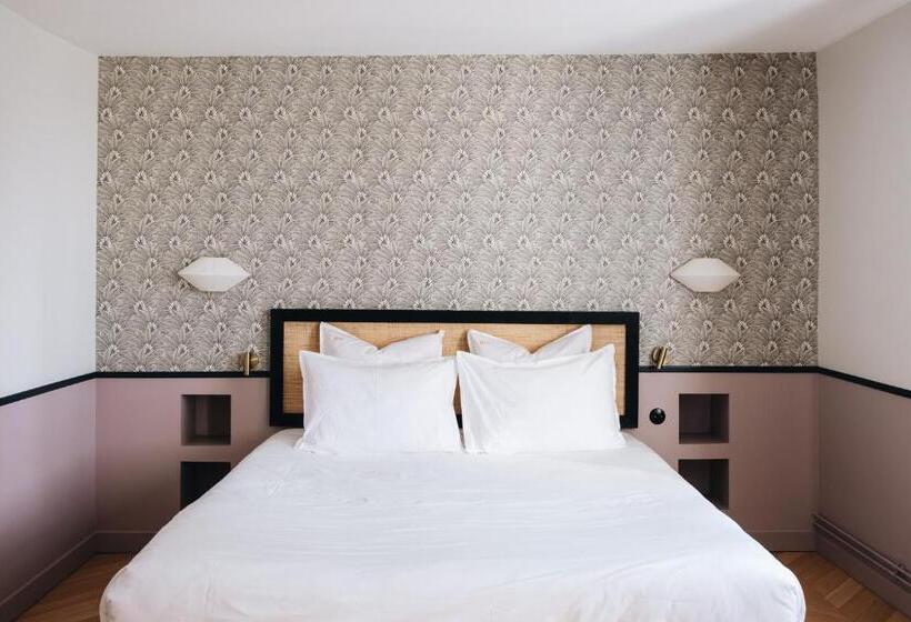 可看到泳池的单人间, Le Château Réal