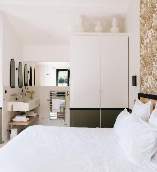 标准间, Le Château Réal