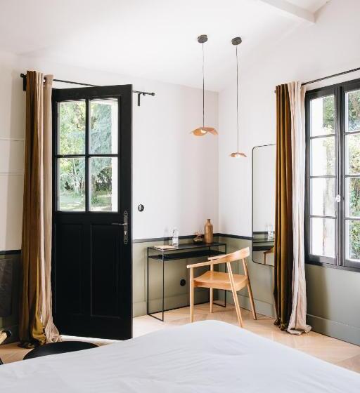 标准间, Le Château Réal