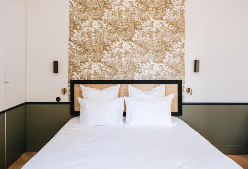 标准间, Le Château Réal