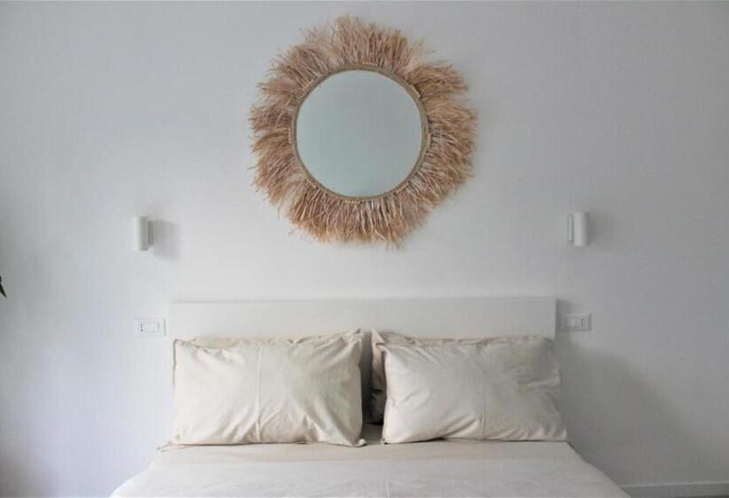 Люкс 2 Спальни, Pathos Guest House