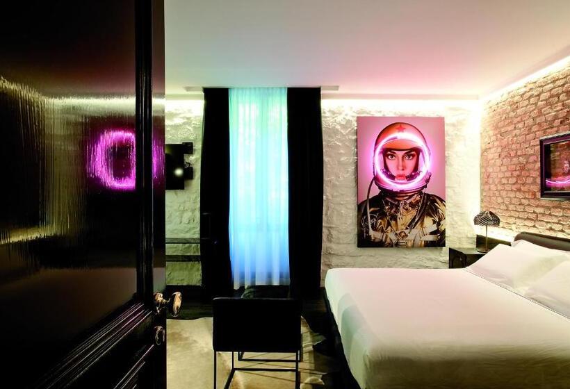 سوییت لوکس, Areadocks Boutique