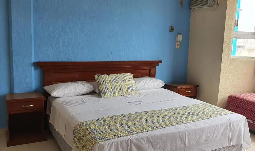 اتاق استاندارد با تخت بزرگ, Dorado A Una Calle De Playa Regatas Y El Malecon