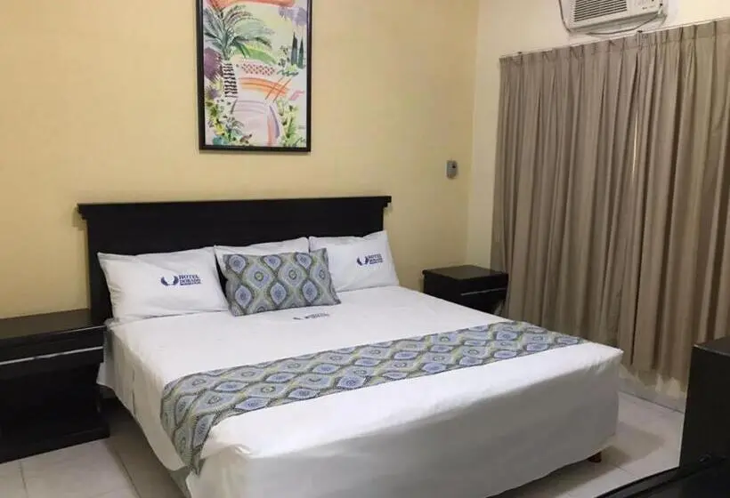 اتاق استاندارد با تخت بزرگ, Dorado A Una Calle De Playa Regatas Y El Malecon