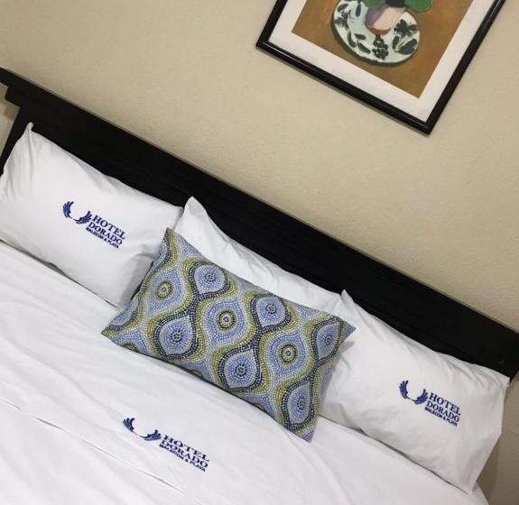 스탠다드 룸 킹사이즈 침대, Dorado A Una Calle De Playa Regatas Y El Malecon