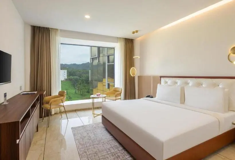 キングサイズベッドのエクゼクティブルーム, Fezinn Hotel Best Wayanad Hotel In 2024