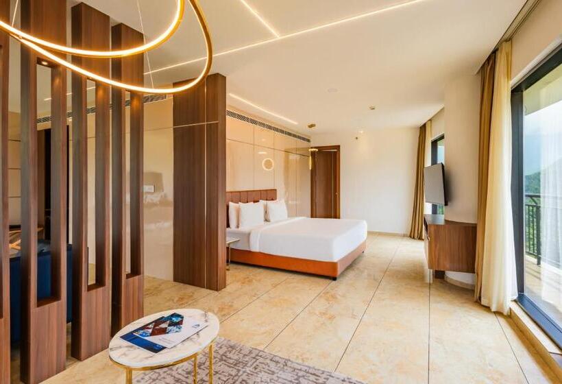 سوئیت با بالکن, Fezinn Hotel   Best Wayanad Hotel In 2024