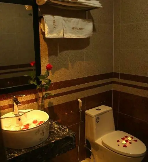اتاق لوکس با بالکن, Như ý Biên Hòa