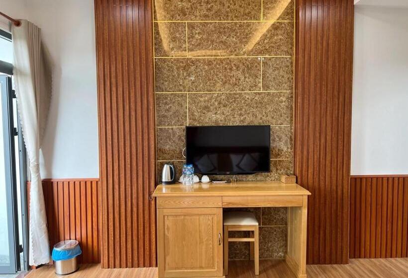 اتاق لوکس با بالکن, Như ý Biên Hòa