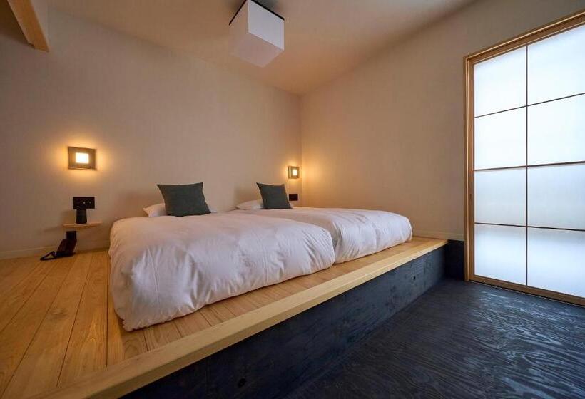 غرفة قياسية ثلاثية, Yubune