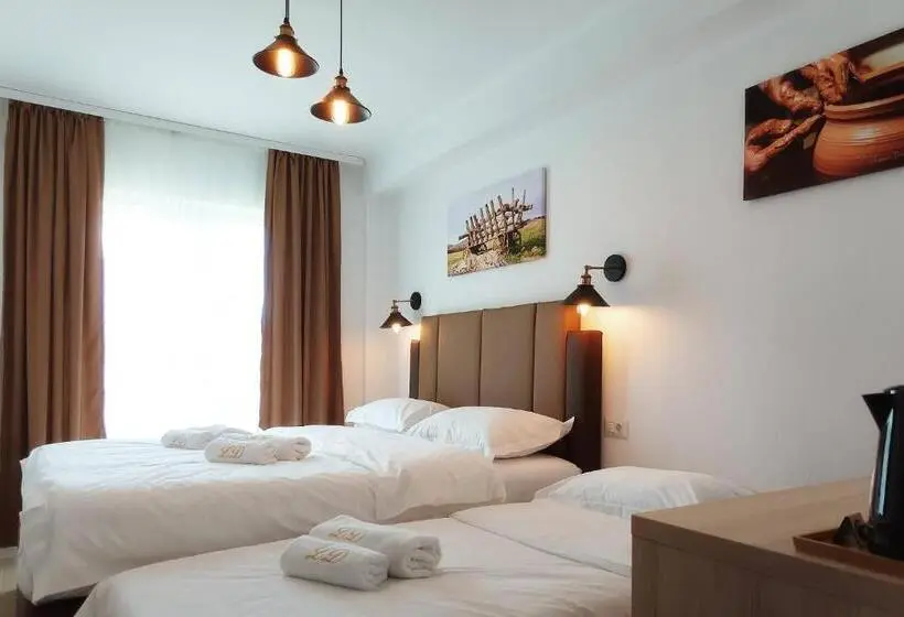Standard Kolmen Hengen Huone, Casa Lacul Doamnei