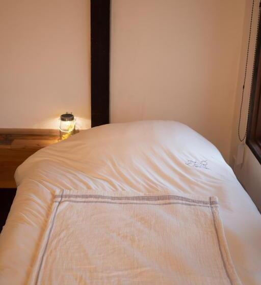 اتاق لوکس, 六根ゲストハウス Rokkon Guest House