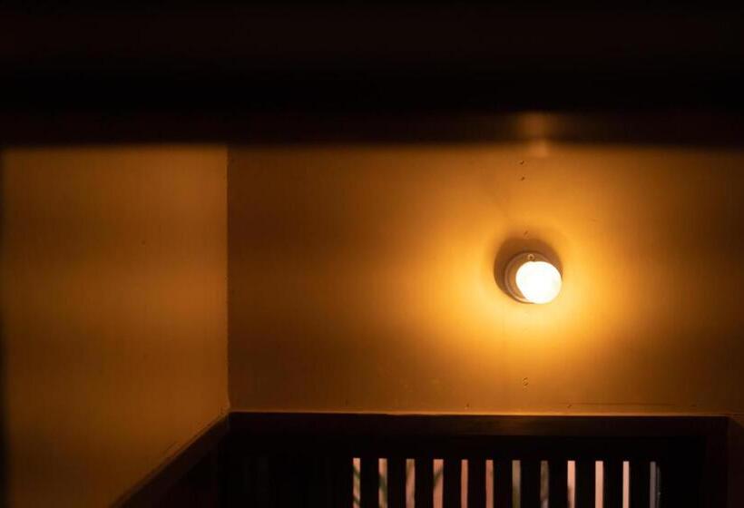 اتاق لوکس, 六根ゲストハウス Rokkon Guest House