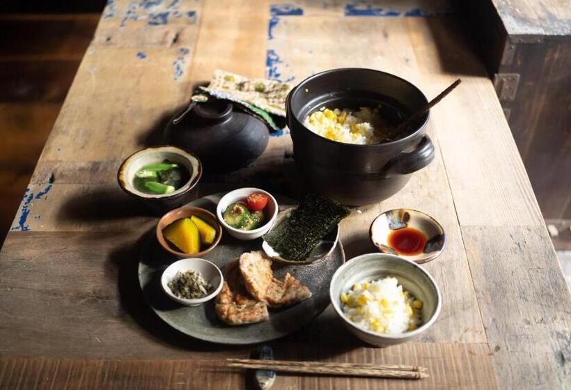 اتاق استاندارد با چشمانداز باغ, 六根ゲストハウス Rokkon Guest House