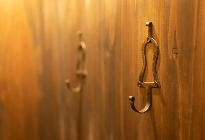 اتاق استاندارد با چشمانداز باغ, 六根ゲストハウス Rokkon Guest House