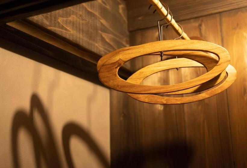 اتاق استاندارد با چشمانداز باغ, 六根ゲストハウス Rokkon Guest House