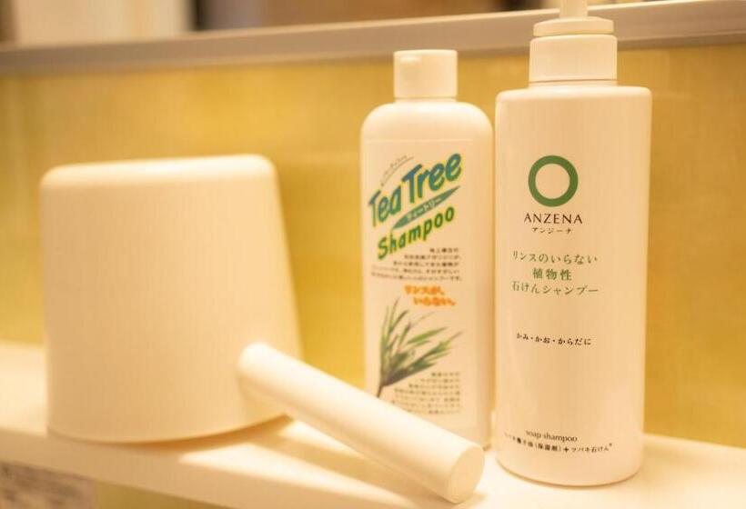 اتاق استاندارد با چشمانداز باغ, 六根ゲストハウス Rokkon Guest House