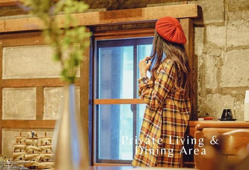 דירת שני חדרים, 石と鉄 House Of Stone And Iron