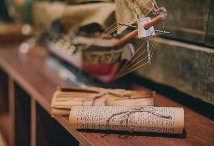 דירת שני חדרים, 石と鉄 House Of Stone And Iron