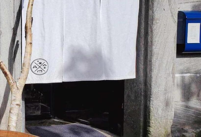 דירת שני חדרים, 石と鉄 House Of Stone And Iron