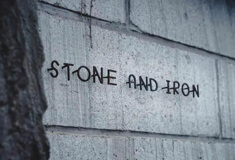 Huoneisto 2 Makuuhuonetta, 石と鉄 House Of Stone And Iron