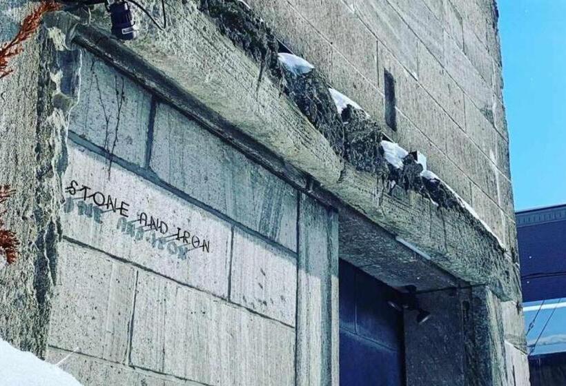 דירת שני חדרים, 石と鉄 House Of Stone And Iron