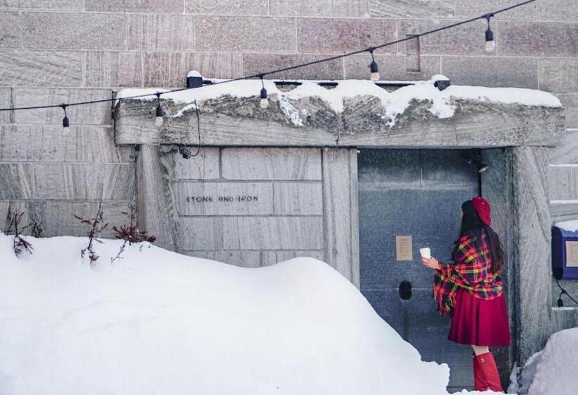 דירת שני חדרים, 石と鉄 House Of Stone And Iron