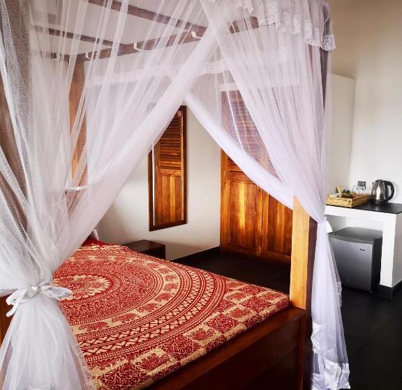 オーシャンビュースタンダードルームバルコニー付き, Thoduwawa Beach Villa