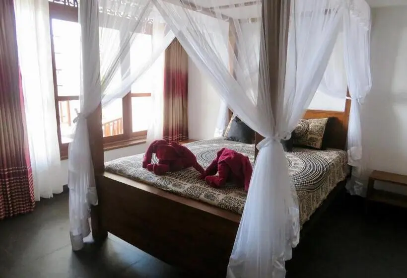 オーシャンビュースタンダードルームバルコニー付き, Thoduwawa Beach Villa
