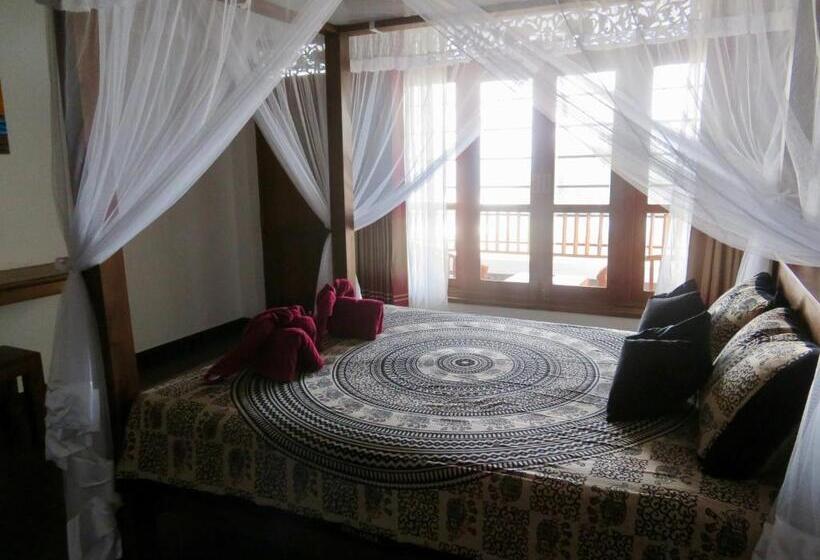 オーシャンビュースタンダードルームバルコニー付き, Thoduwawa Beach Villa