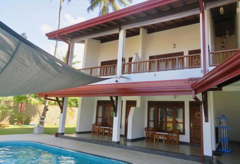 プールビュースタンダードルーム, Thoduwawa Beach Villa