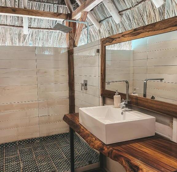 غرفة قياسية مطلّة علي حمام السباحة, Monoloko Lodge Popoyo